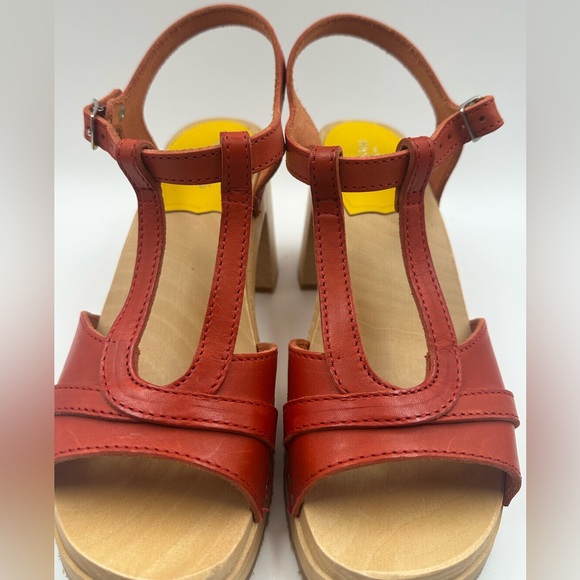 Swedish Hasbeens Red Leather Wooden Platform Sandals T-Strap Chunky Block Heel - Picture 5 of 16